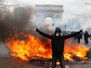 New clashes as Yellow Vests seek new momentum