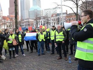 New group 'Red Vests' to hold protests in Netherlands