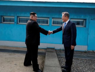 North and South Korean leaders meet in summit