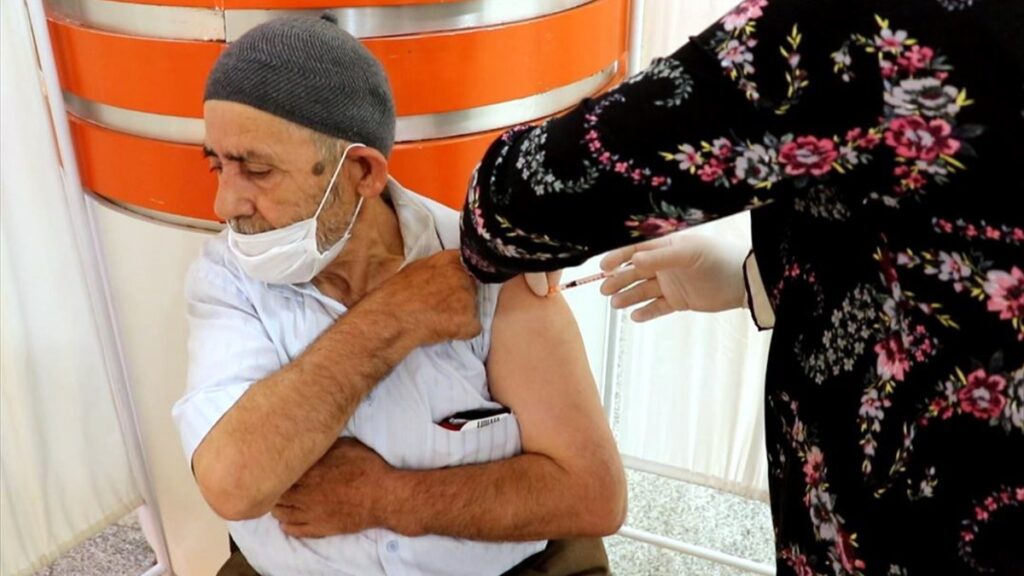 Number of coronavirus jabs administered in Turkey tops 85 million