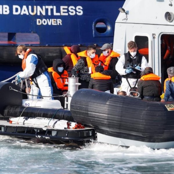 Number of illegal migrants continues to rise in UK Channel
