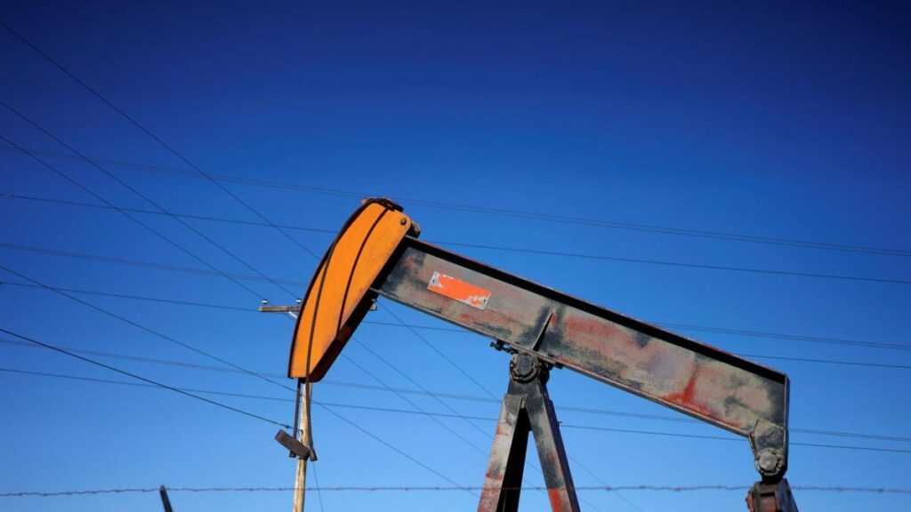 Oil prices decrease globally amid unexpected rise in US crude