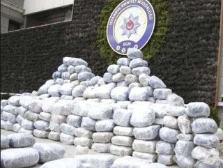 Police seize at least 90 kg of heroin in Istanbul