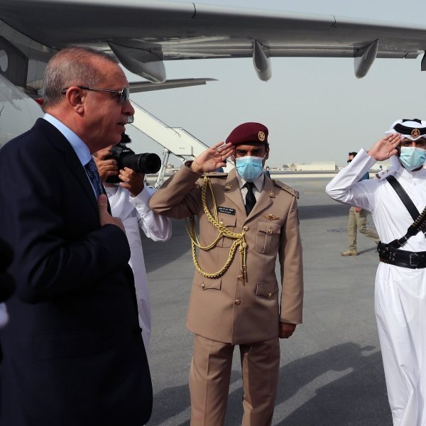 President Erdoğan arrives in Doha