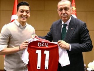 President Erdoğan calls Mesut Ozil
