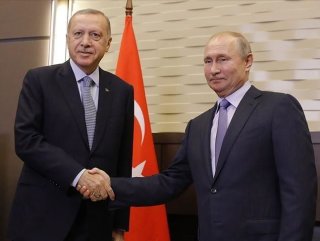 President Erdoğan discusses military cooperation with Putin