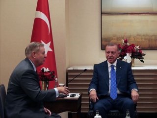 President Erdoğan meets US Senator to discuss relationships
