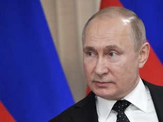 Putin extends European Union sanctions