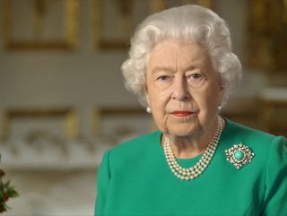 Queen Elizabeth addresses Brits as coronavirus spreads