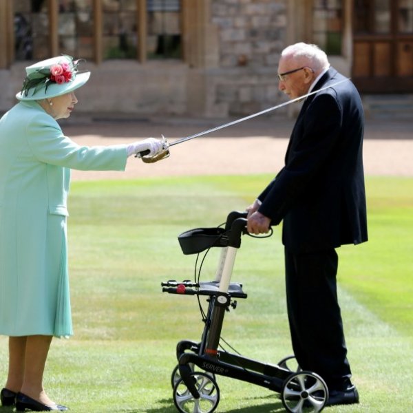 Queen Elizabeth knights 100-year-old captain