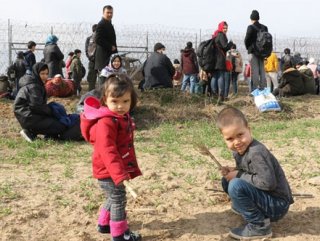 Refugees await at Greek-Turkish border
