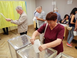 Ruling party to win parliamentary elections in Ukraine
