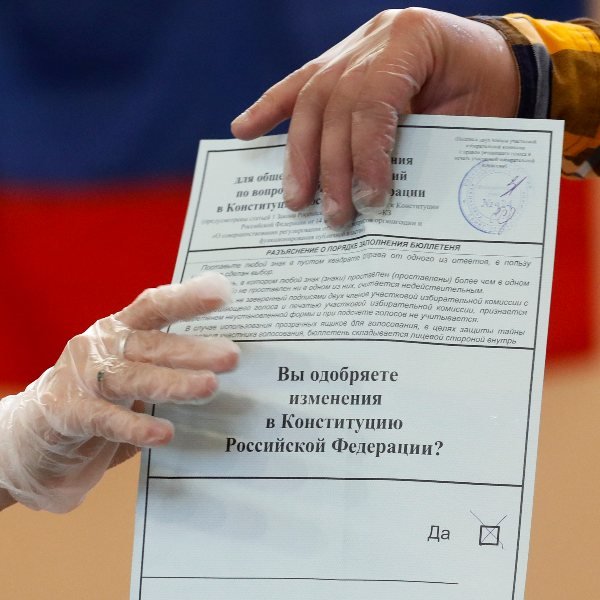 Russian voters approve of constitutional changes
