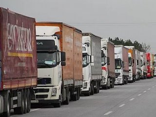 Saudis holding Turkish trucks at customs for two weeks