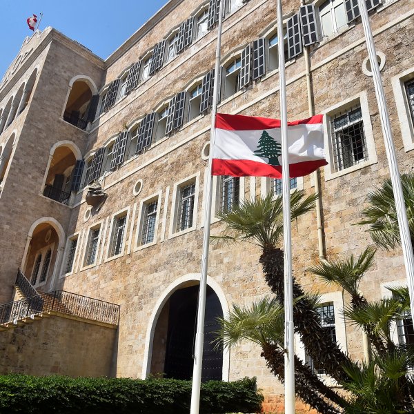 Sources report Lebanese gov’t intends to resign