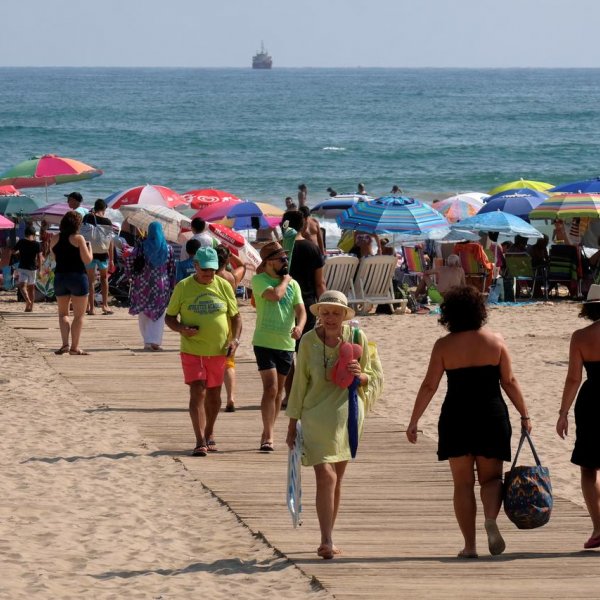 Spain to open doors for summer tourism