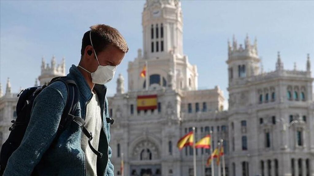 Spanish health workers protests amid second virus wave