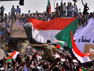 Sudan military council orders restructure of the army