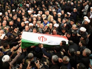 Thousands mourn top commander Soleimani in Iran