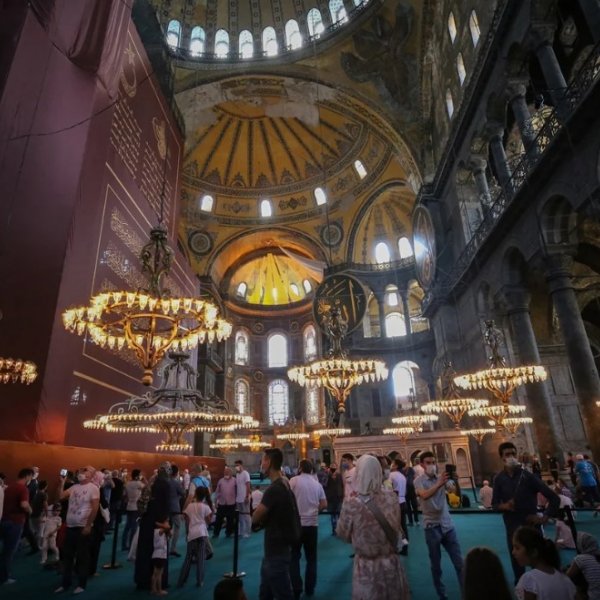 Thousands of visitors flood into Hagia Sophia in Istanbul