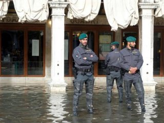 Tides cost Italy 1-billion-euro damage