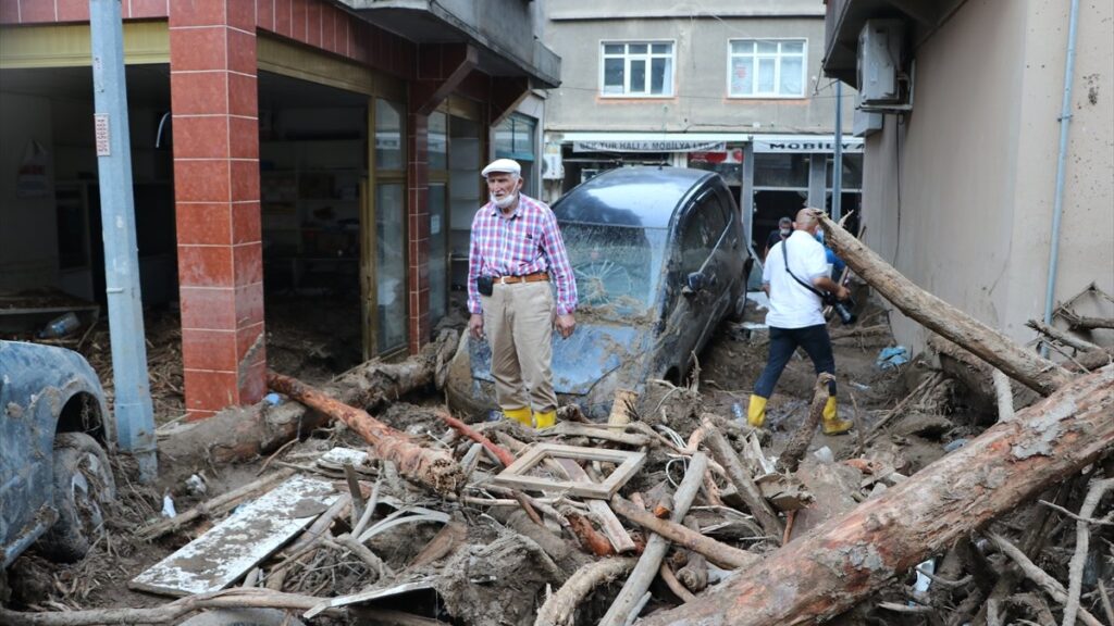 Total of 172 stranded people in flood rescued in Turkey's Giresun