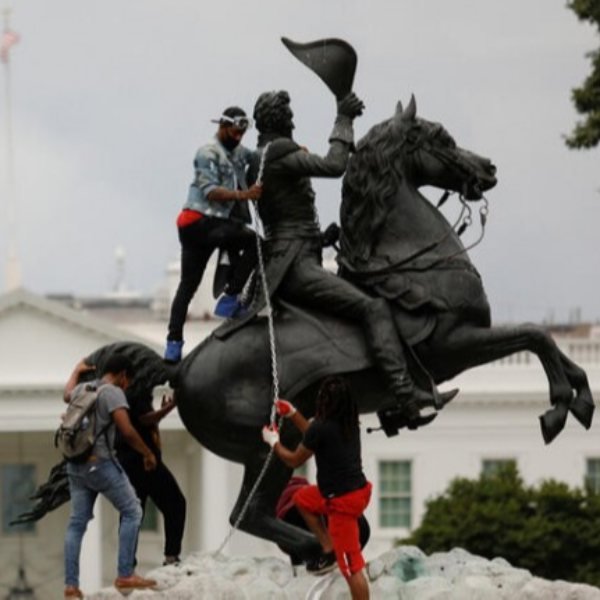 Trump orders arrest of statue vandalizers