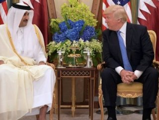 Trump praises Qatar’s emir, agrees on selling military equipment