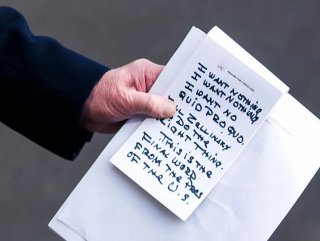 Trump reads handwritten notes at impeachement briefing