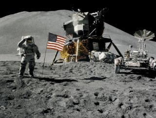 Trump seeks $1.6 billion in NASA spending to return to moon
