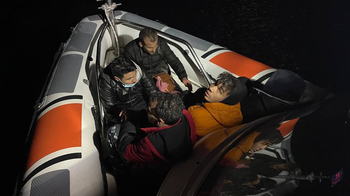 Turkey rescues 143 asylum seekers pushed back by Greece