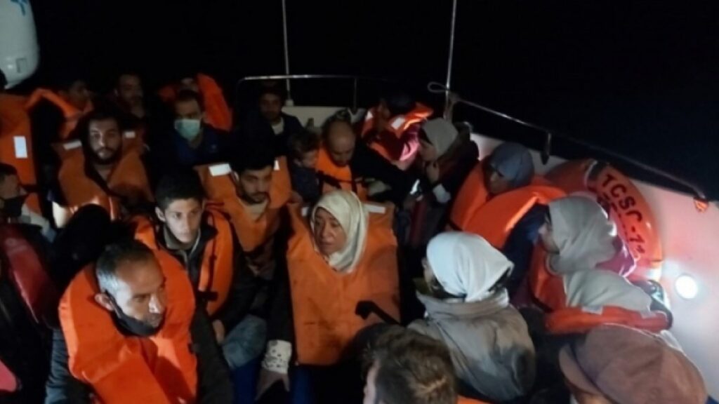 Turkey rescues 18 asylum seekers off southwestern Muğla province