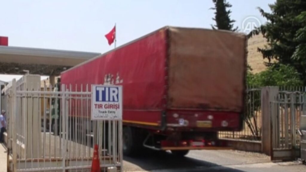 Turkey sends 7 truckloads of humanitarian aid to Syria's Idlib