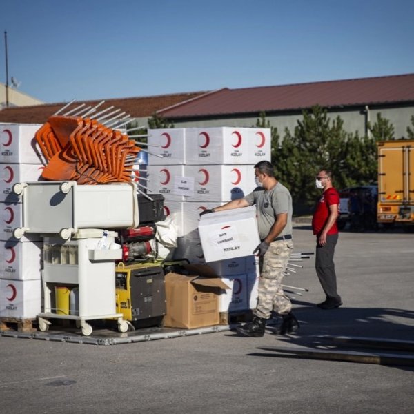 Turkey sends medical aid, search and rescue team to Lebanon