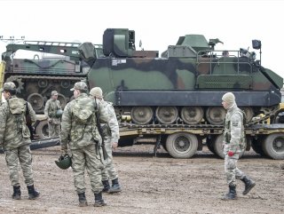 Turkey sends more troops to Syria border