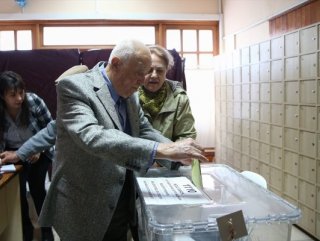 Turkey starts voting in local elections