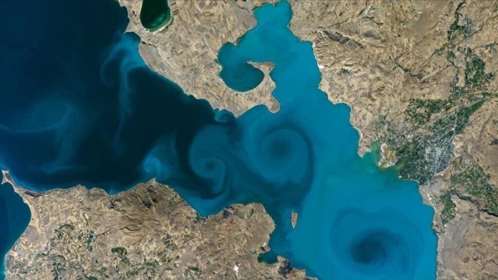 Turkey supports Lake Van photo to reign at NASA contest