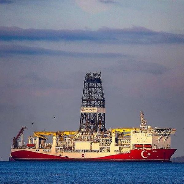 Turkey's drillship Fatih heads to Black Sea