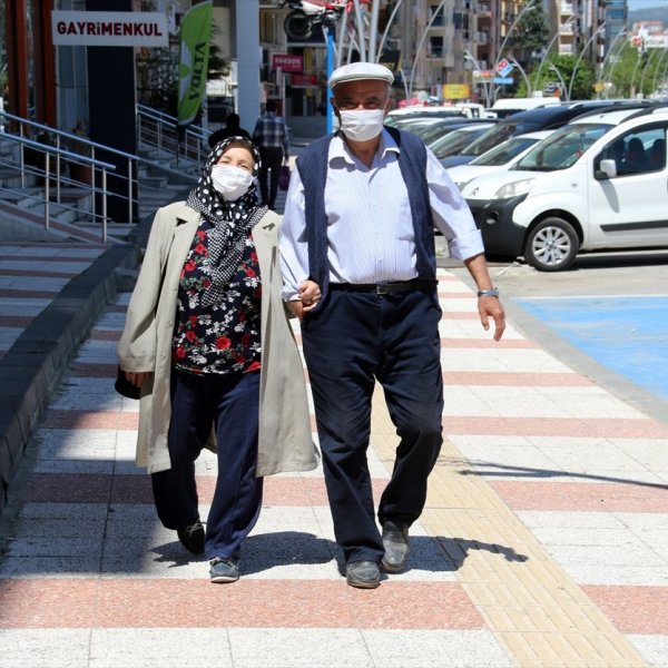 Turkey's elderly allowed out amid coronavirus outbreak