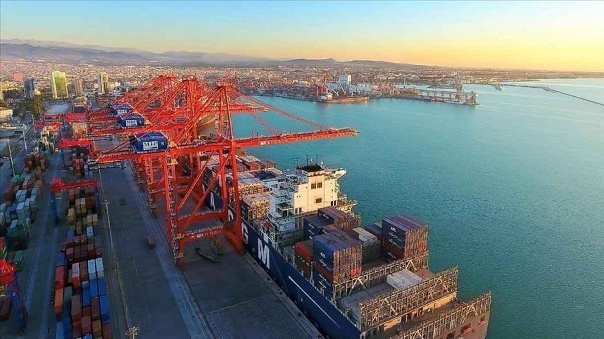 Turkey's exports hit historic monthly high of $23.4 billion in June