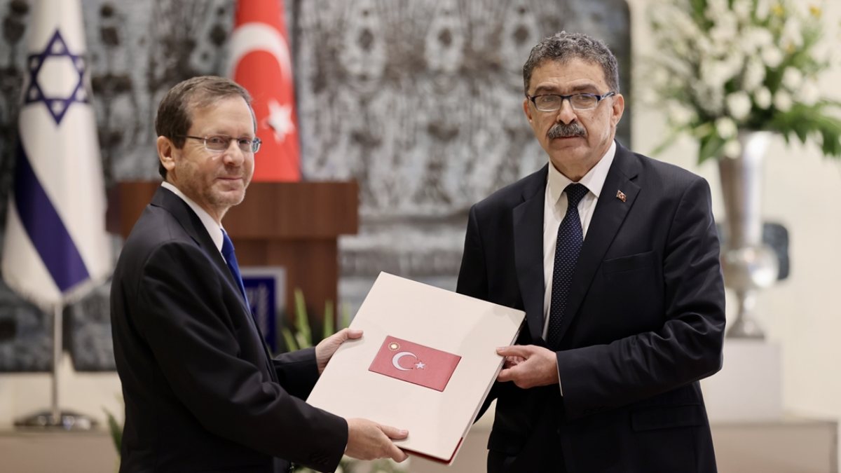 Turkey's new ambassador to Israel presents credentials to Herzog