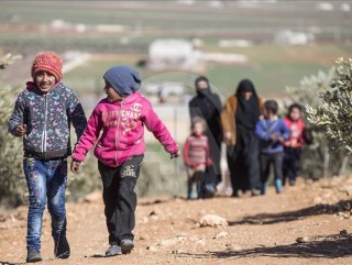 Turkish agencies continue humanitarian helps in Syria