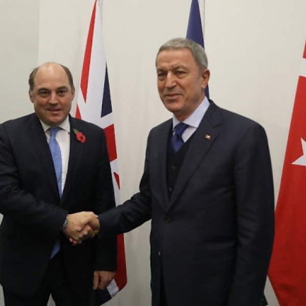 Turkish, British defense chiefs discuss pandemic