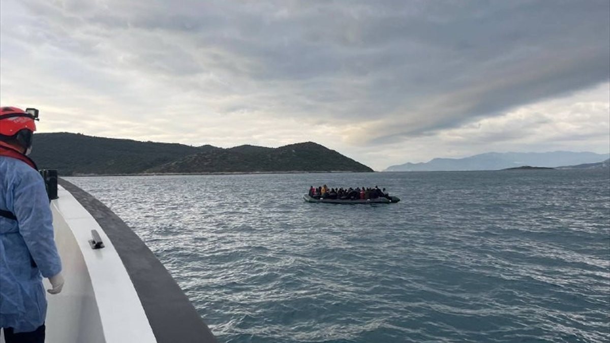 Turkish Coast Guard rescues 36 irregular migrants pushed back by Greece