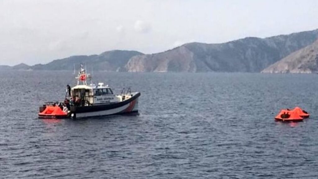 Turkish coast guards rescue over 100 asylum seekers in Aegean