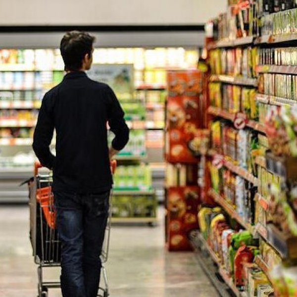 Turkish consumer confidence index slips in July