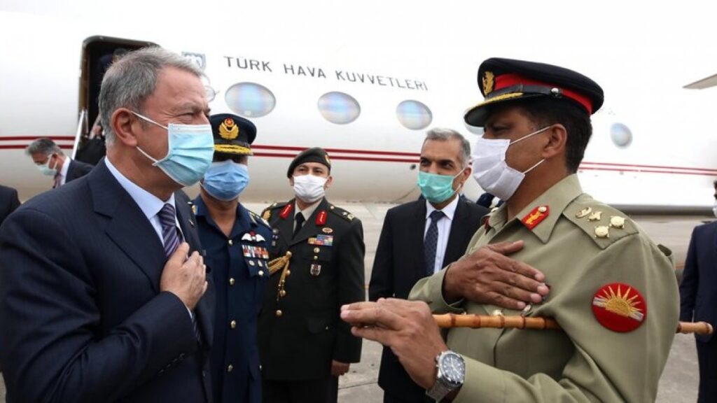 Turkish defense chief meets his Pakistani counterpart