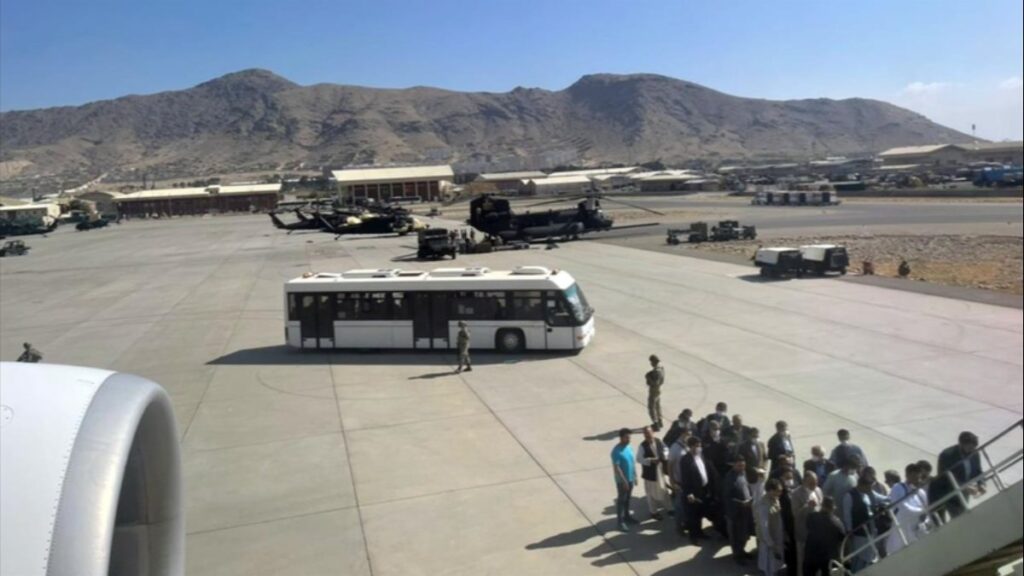 Turkish evacuees tell of turmoil at Afghan airport in Kabul
