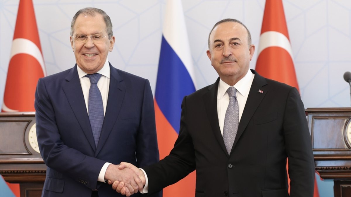 Turkish FM Çavuşoğlu meets with his Russian counterpart to discuss grain exports