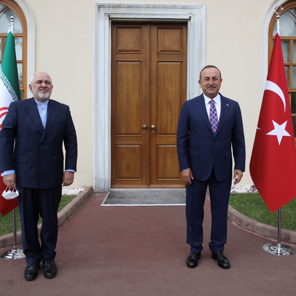 Turkish FM meets his Iranian counterpart